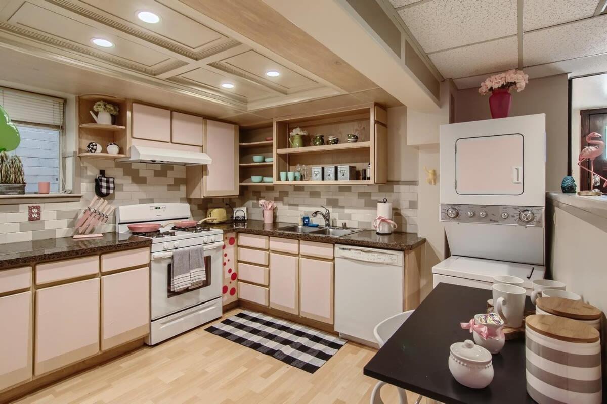 Barbie'S Dream Apt In The City サクラメント エクステリア 写真