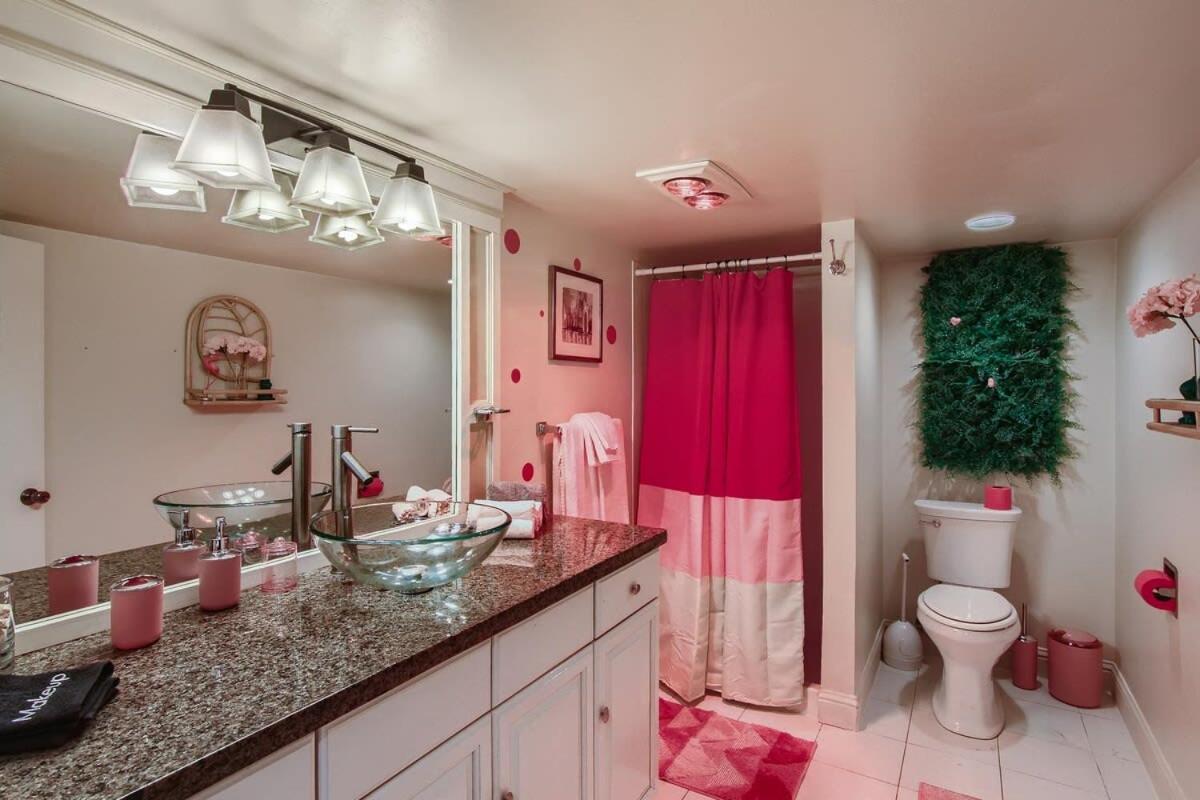 Barbie'S Dream Apt In The City サクラメント エクステリア 写真